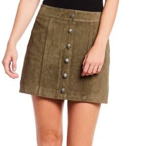 Gianni Bini Olive green Button-Front Suede Skirt, size large. EUC, zipper back.